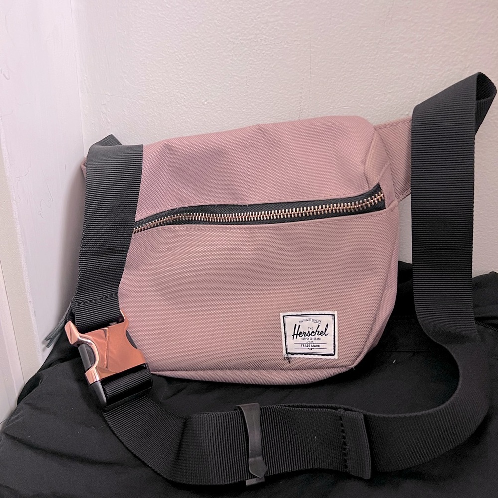 Herschel Supply Company Fifteen Belt Bag, Mauve with Seatbelt Buckle